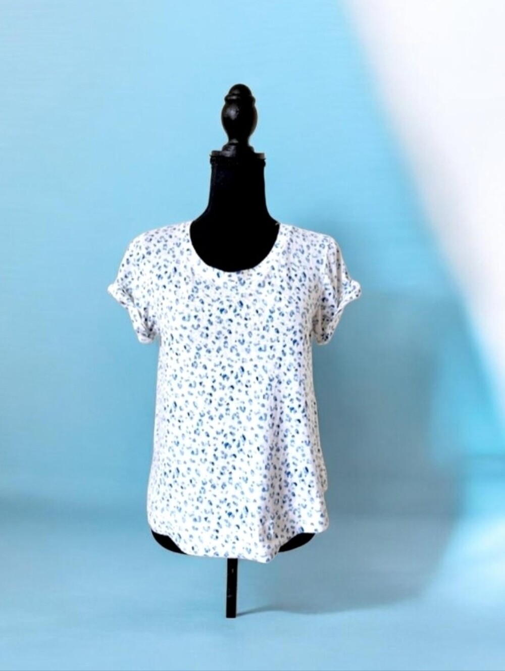 Anthropologie TLa Women's Blue Floral Top Short Sleeve XS